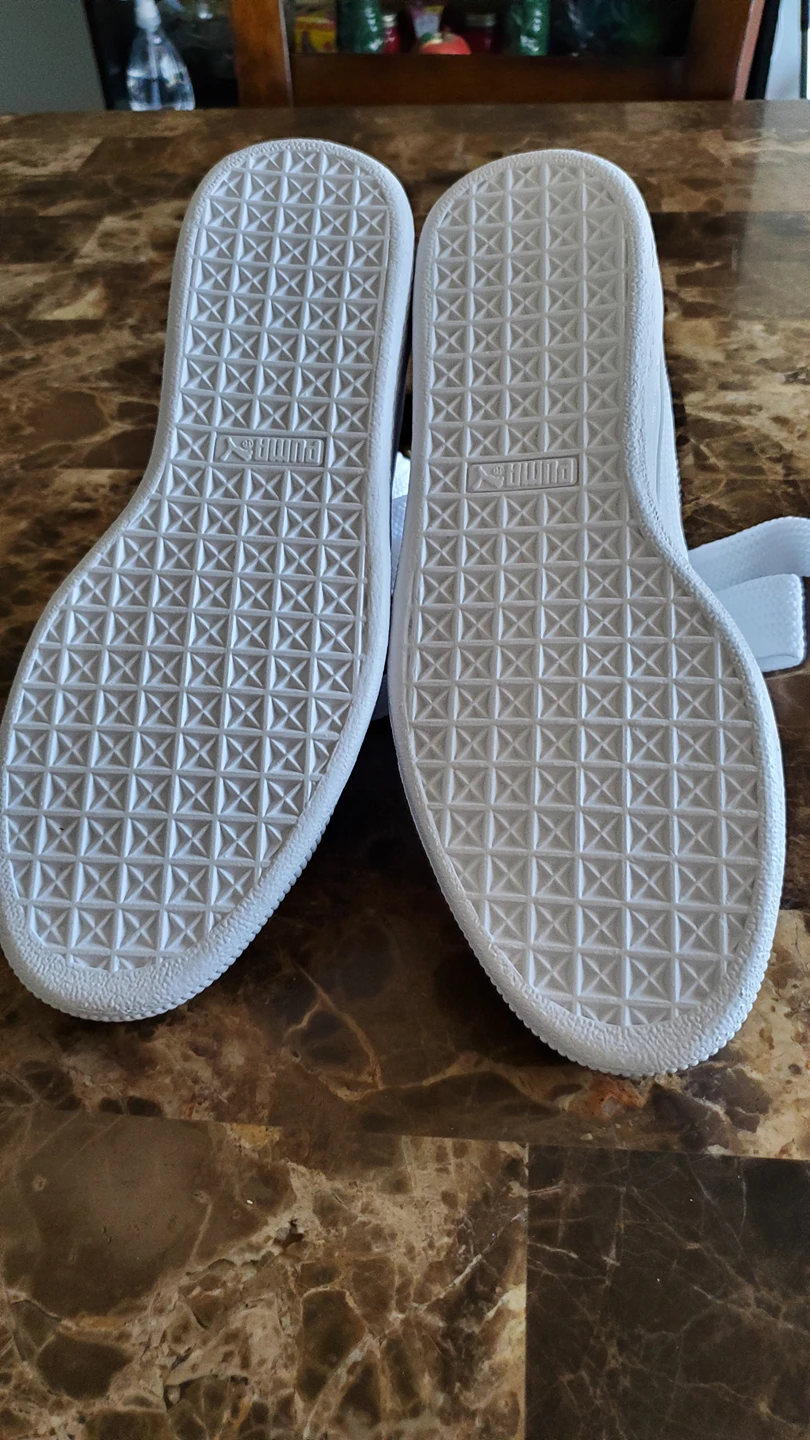 Womens size 10 Puma image indicator(5)