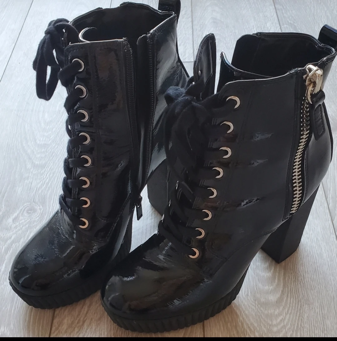 Aldo Patent Leather Booties (8.5) - photo 4