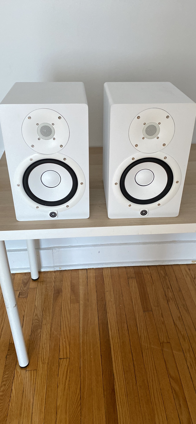 Yamaha HS7 studio monitors pair