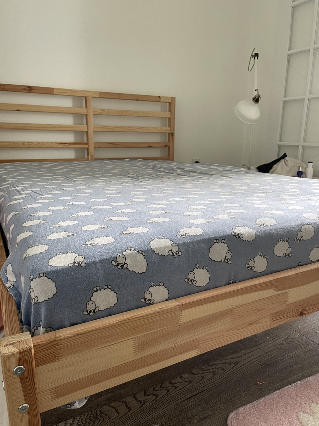 Full size bed