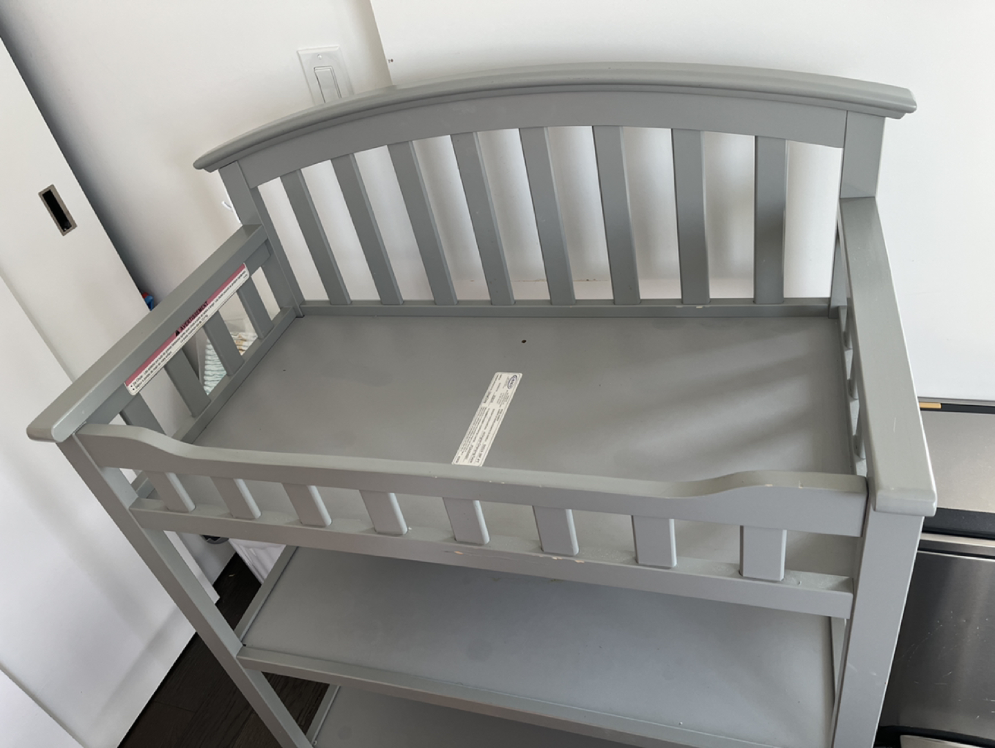 Baby changing table - photo 2
