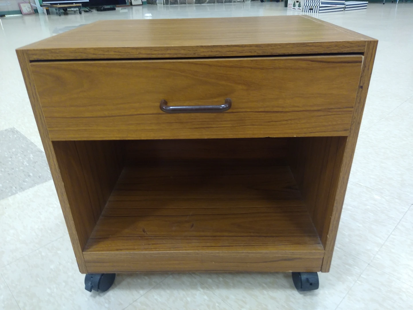 End Table/Bedside Table thumbnail