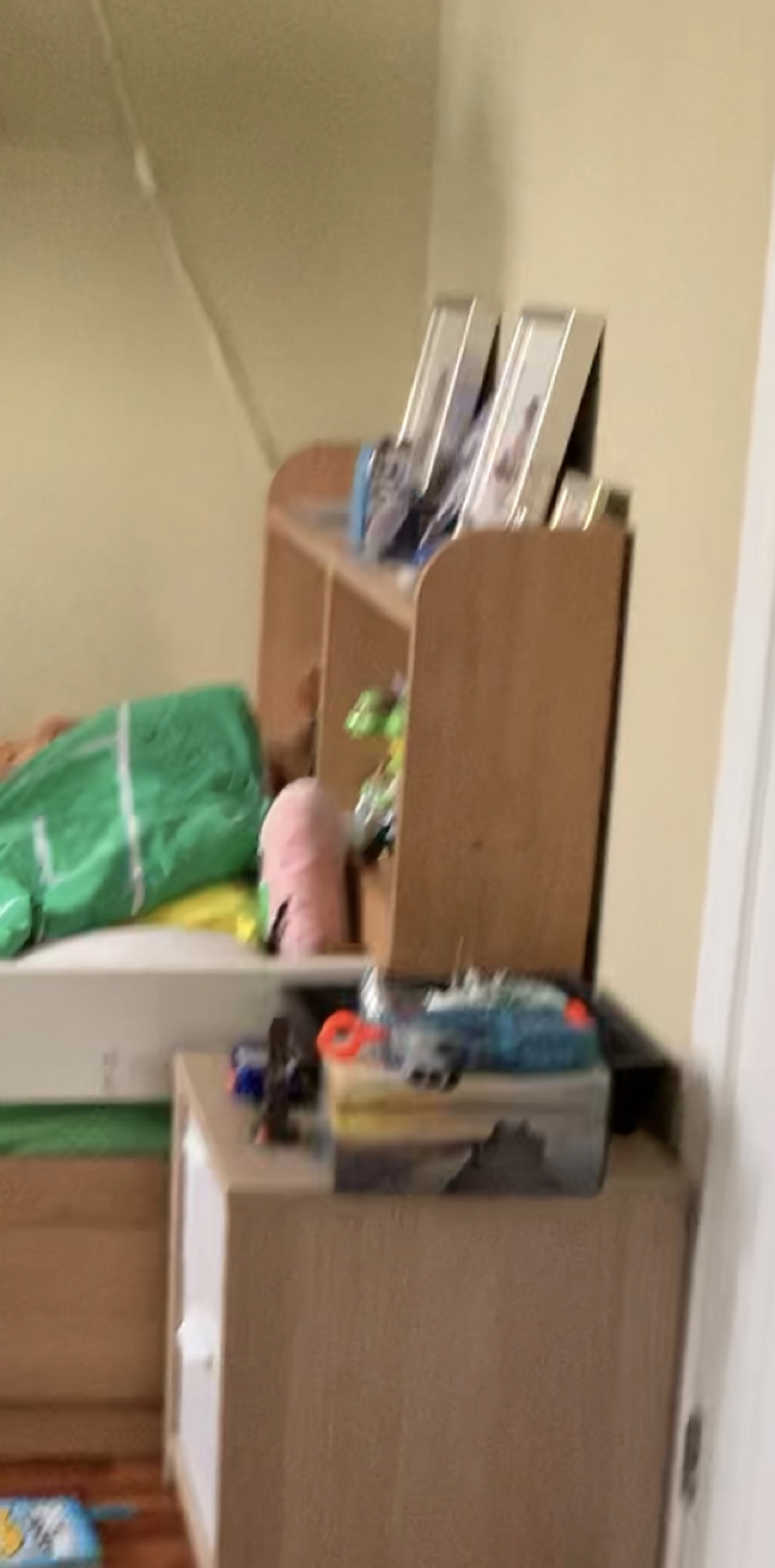 Moving Sale!  Twin bed with 3 drawers and headboard - photo 4
