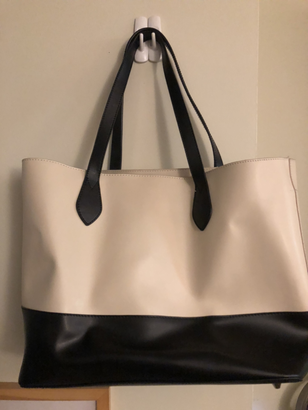 Danier genuine leather tote bag thumbnail