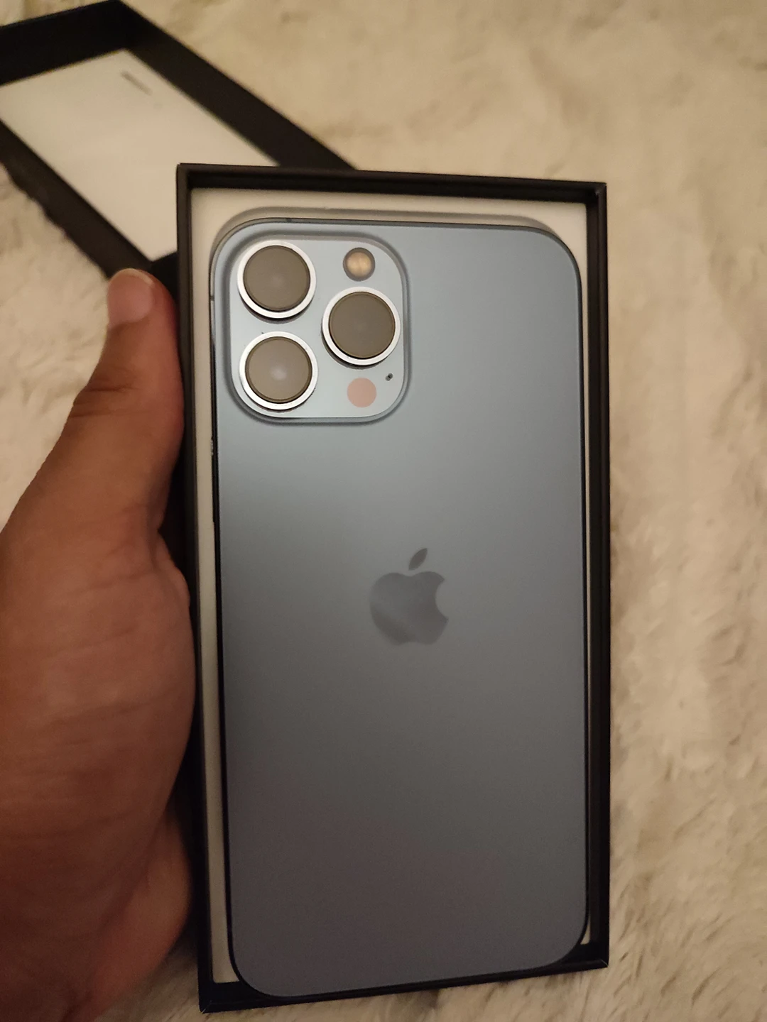 iPhone 13 Pro Max 128gb-warranty until January 4th 2023