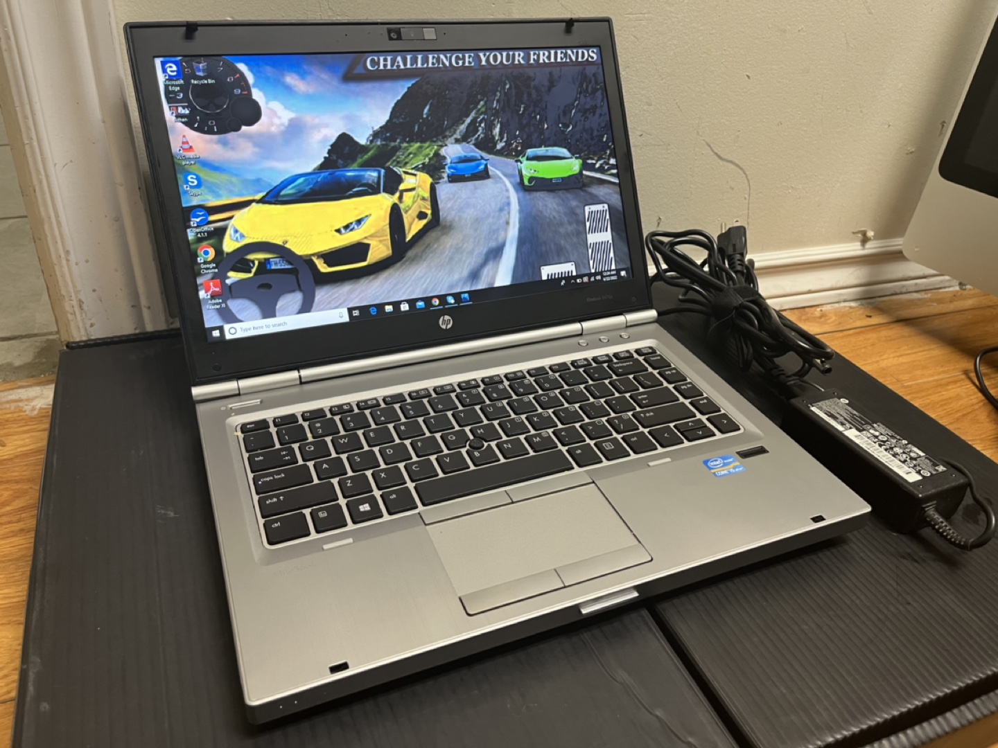 Core i7 intel 8 gb Ram 500 gb Storage HP Elitebook Good battery