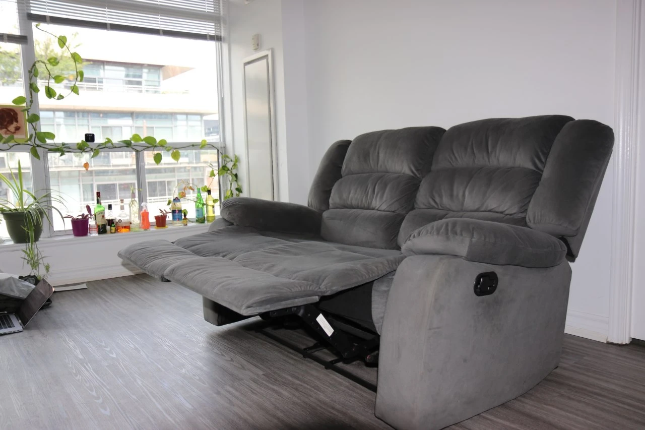 Recliner love seat - photo 4