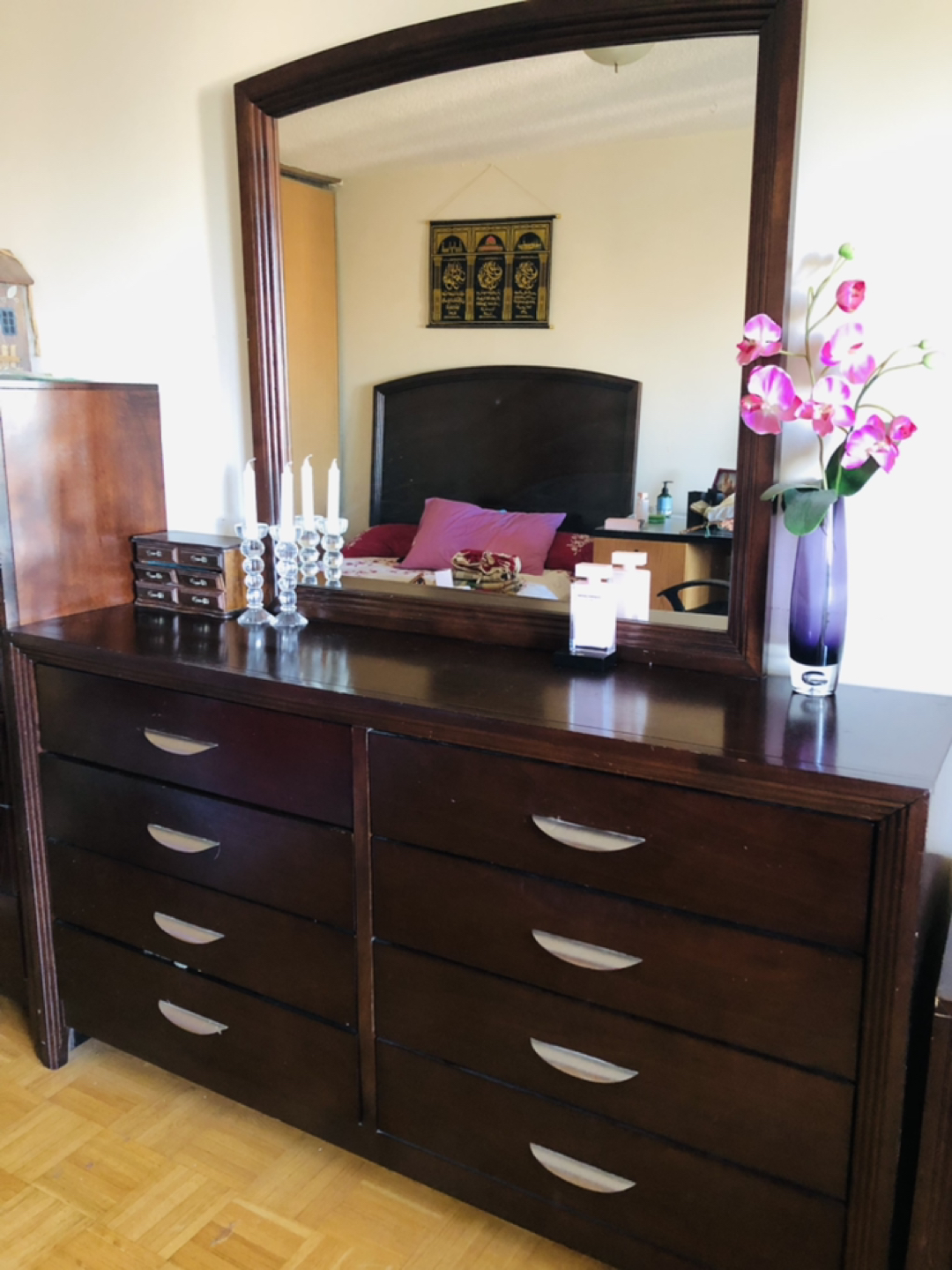 Dresser W/ mirror thumbnail