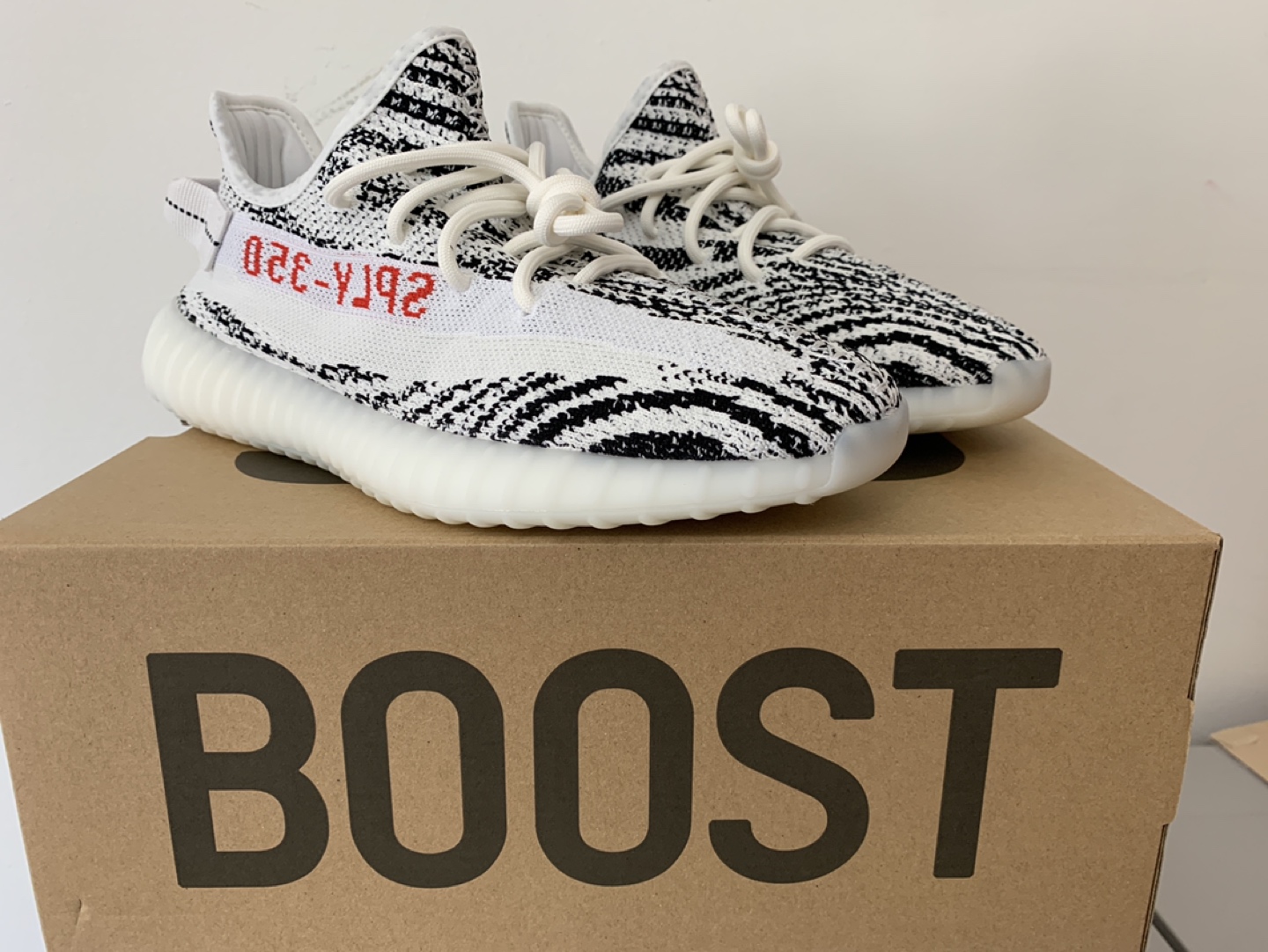 Yeezy 350 zebra 9.5 size - photo 4