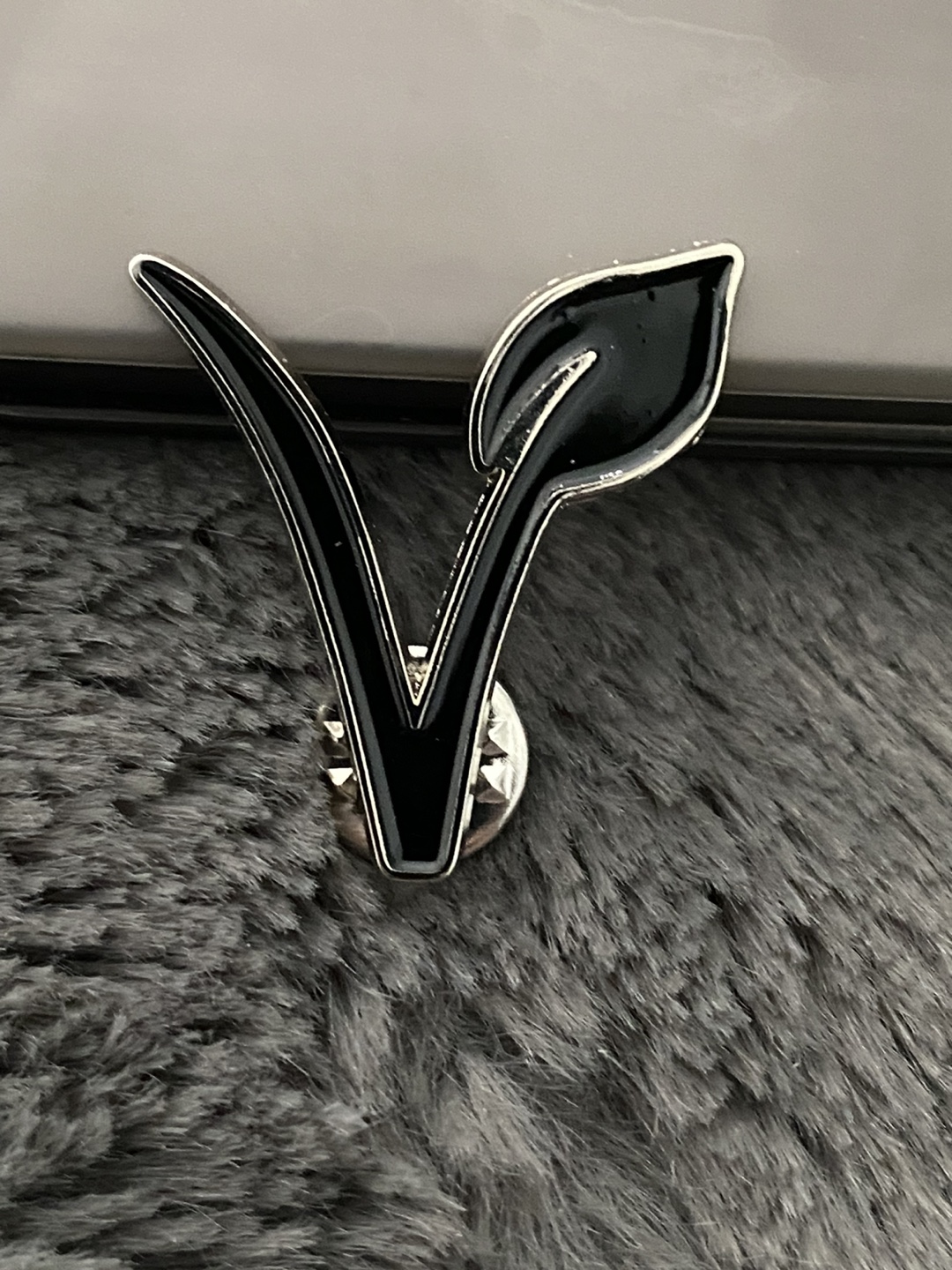 Lapel pin thumbnail