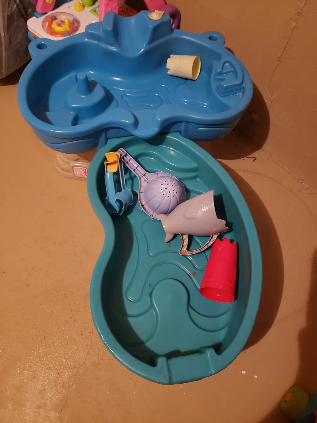 kids water table $5 - photo 2