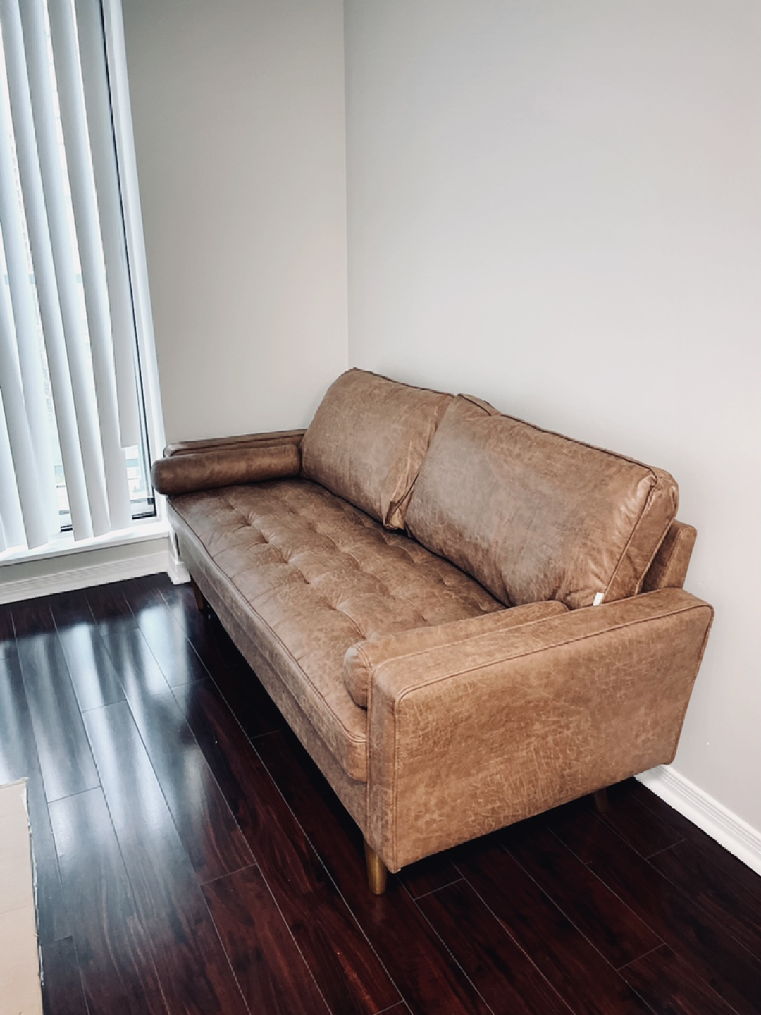 Sofa / loveseat
