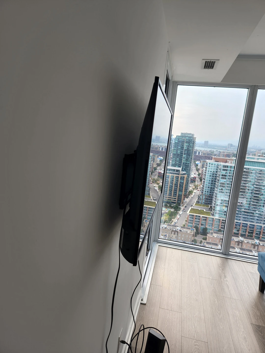 TLC Android TV 43in - photo 2