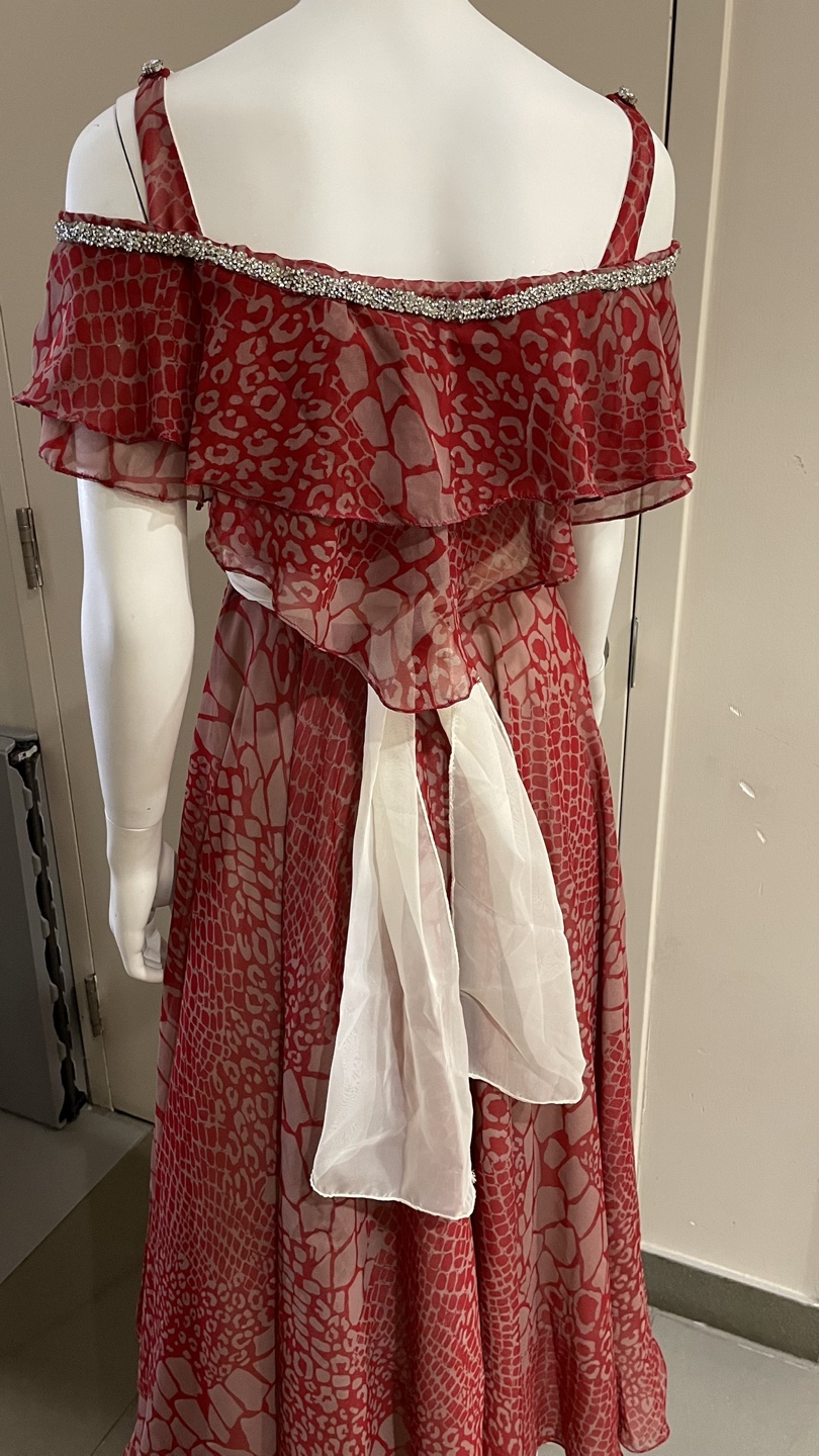 Women dress moving sale thumbnail