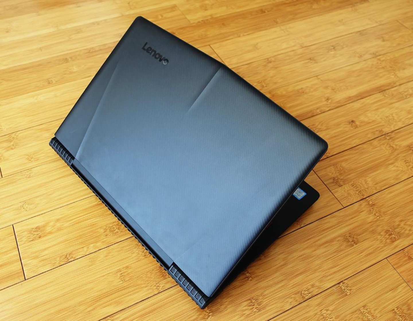 Lenovo Y520-15IKBN Gaming Laptop image indicator(3)