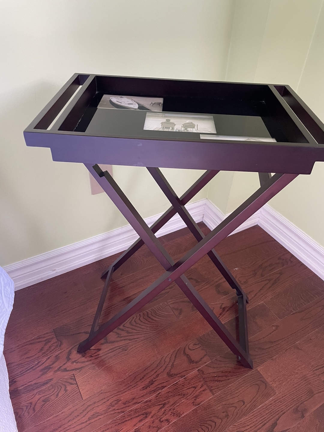 Table/ tray/ photo display thumbnail