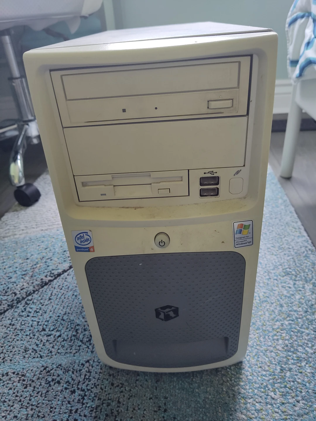 Gateway Pentium 4 PC thumbnail
