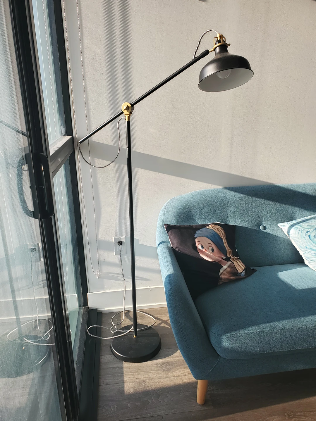 floor lamp