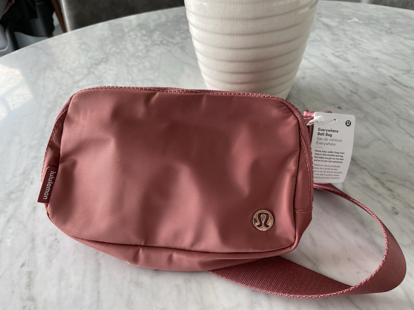 Lululemon everywhere belt bag image indicator(2)