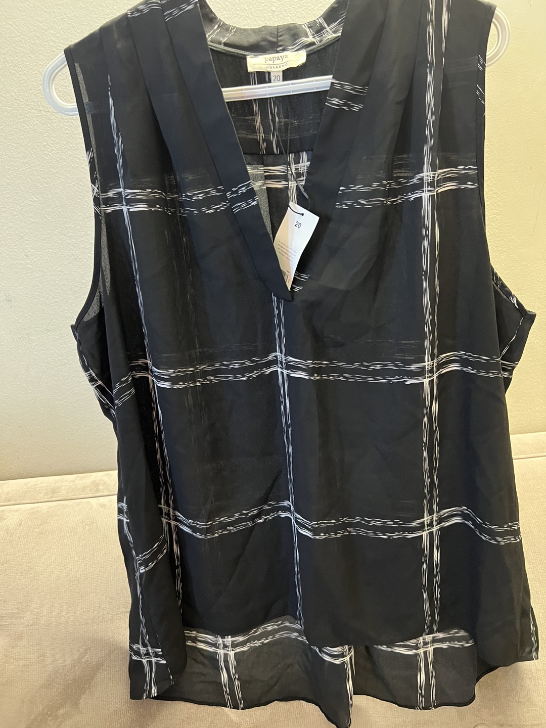 Papaya Sleeveless Shirt. Size 20/XXL image indicator(2)