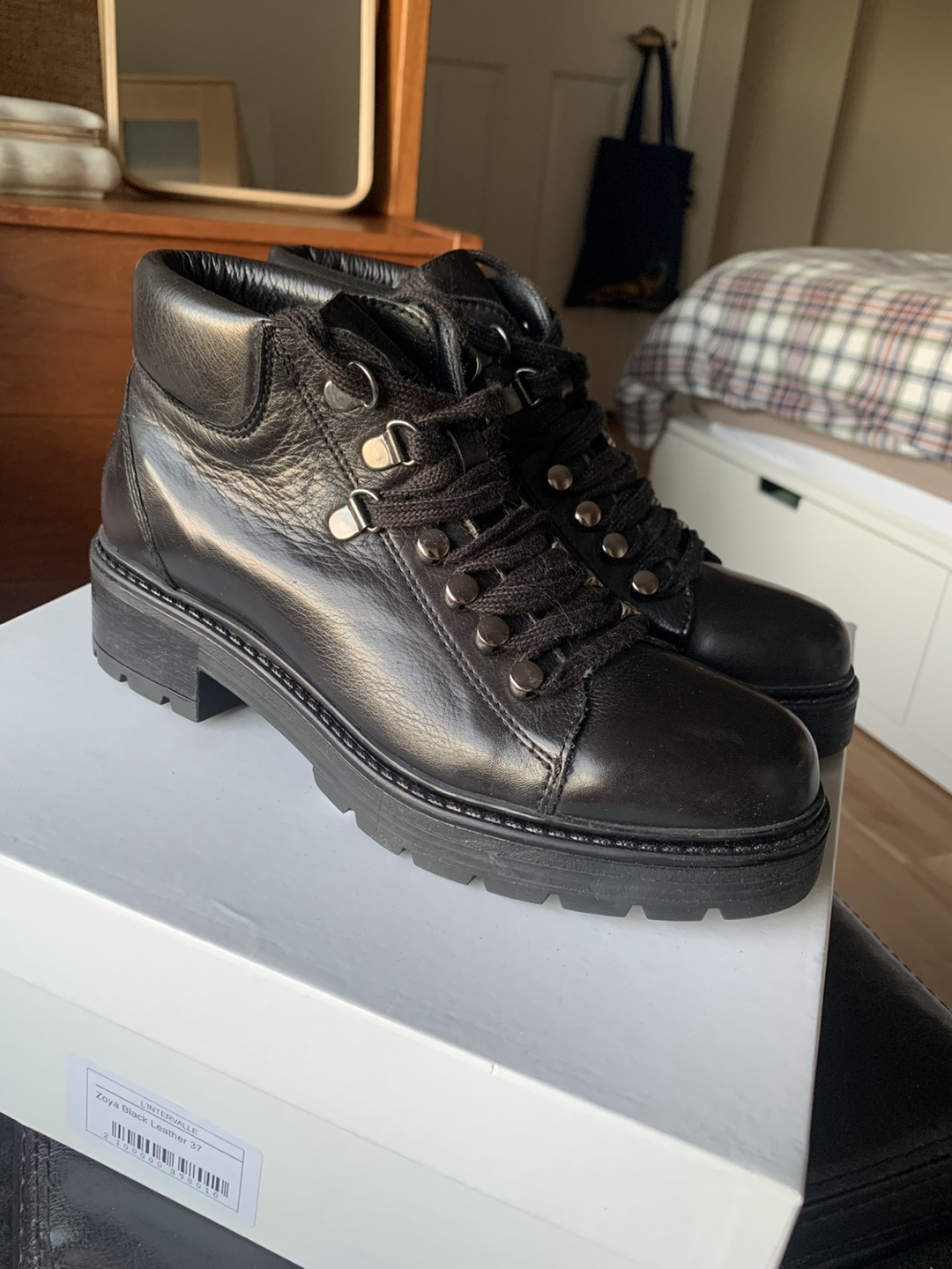Lace boots thumbnail