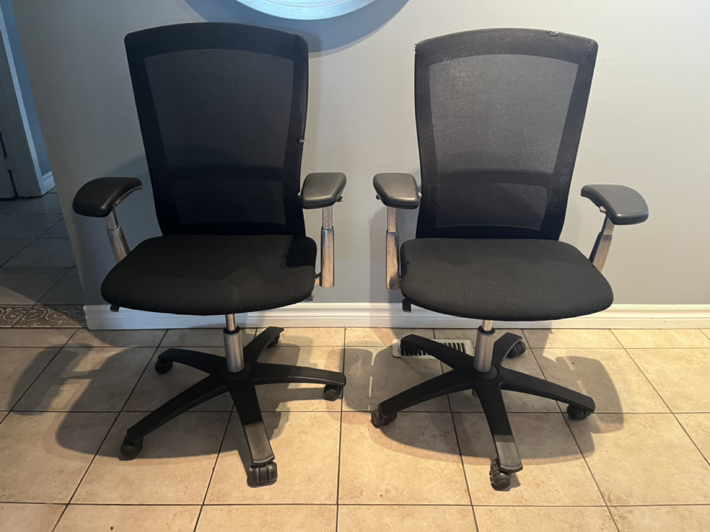 2 Knoll Life office chairs thumbnail