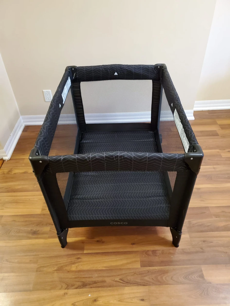 cosco playpen - photo 2