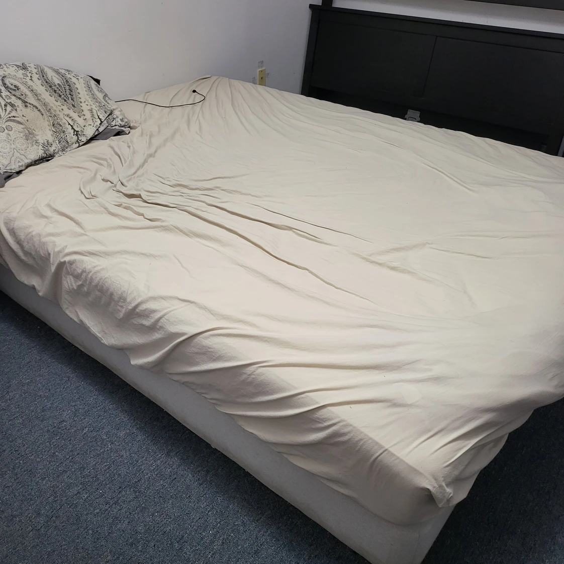Queen size  bed