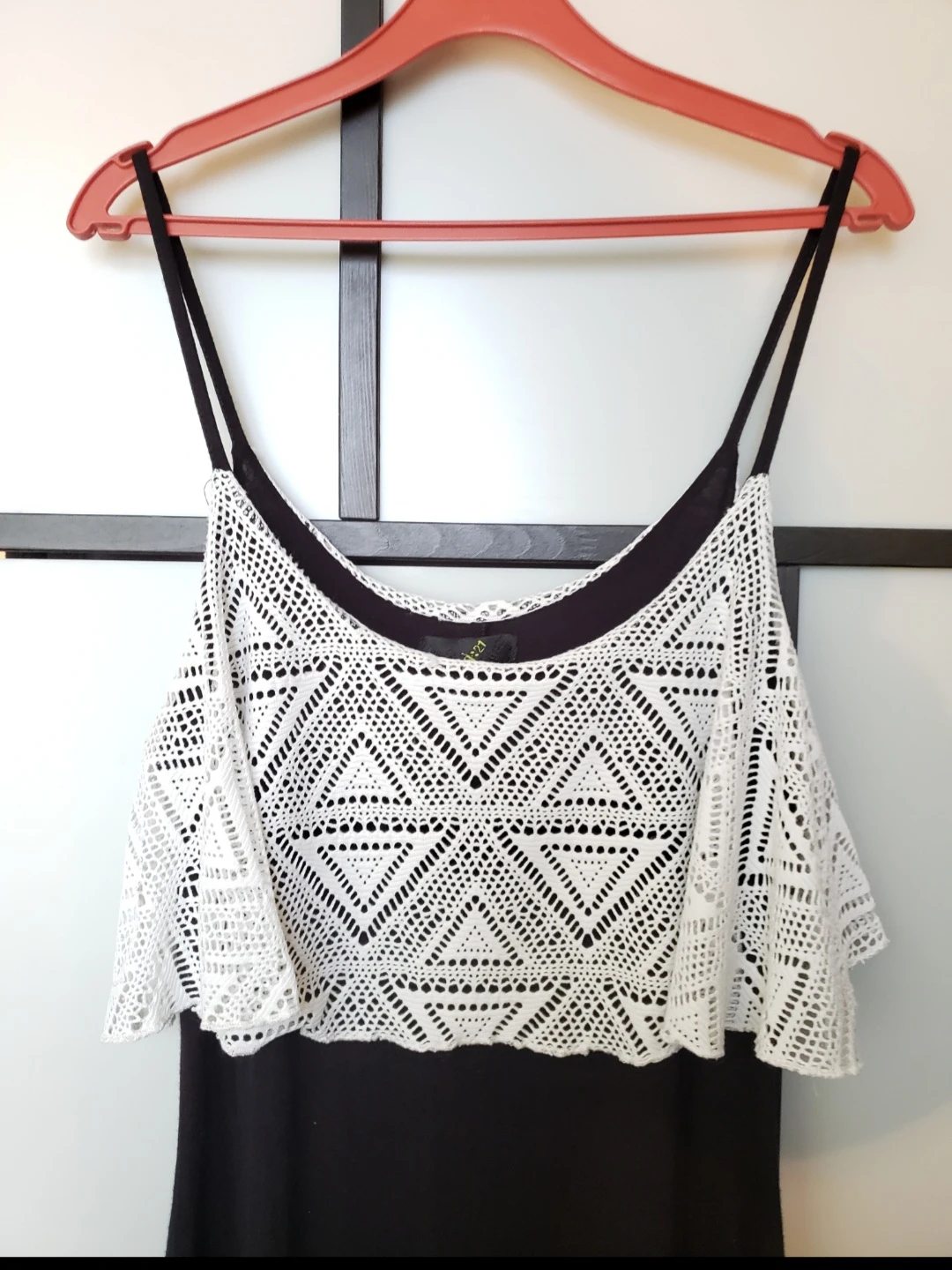 Women's Fashion - Size Medium image indicator(7)