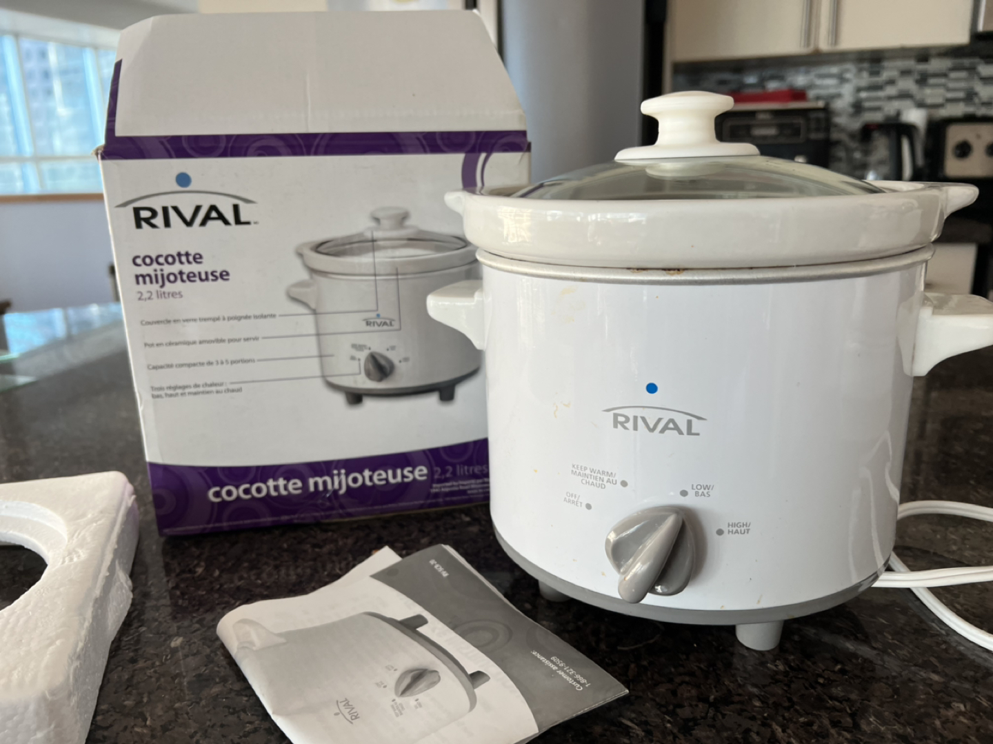 Slow cooker