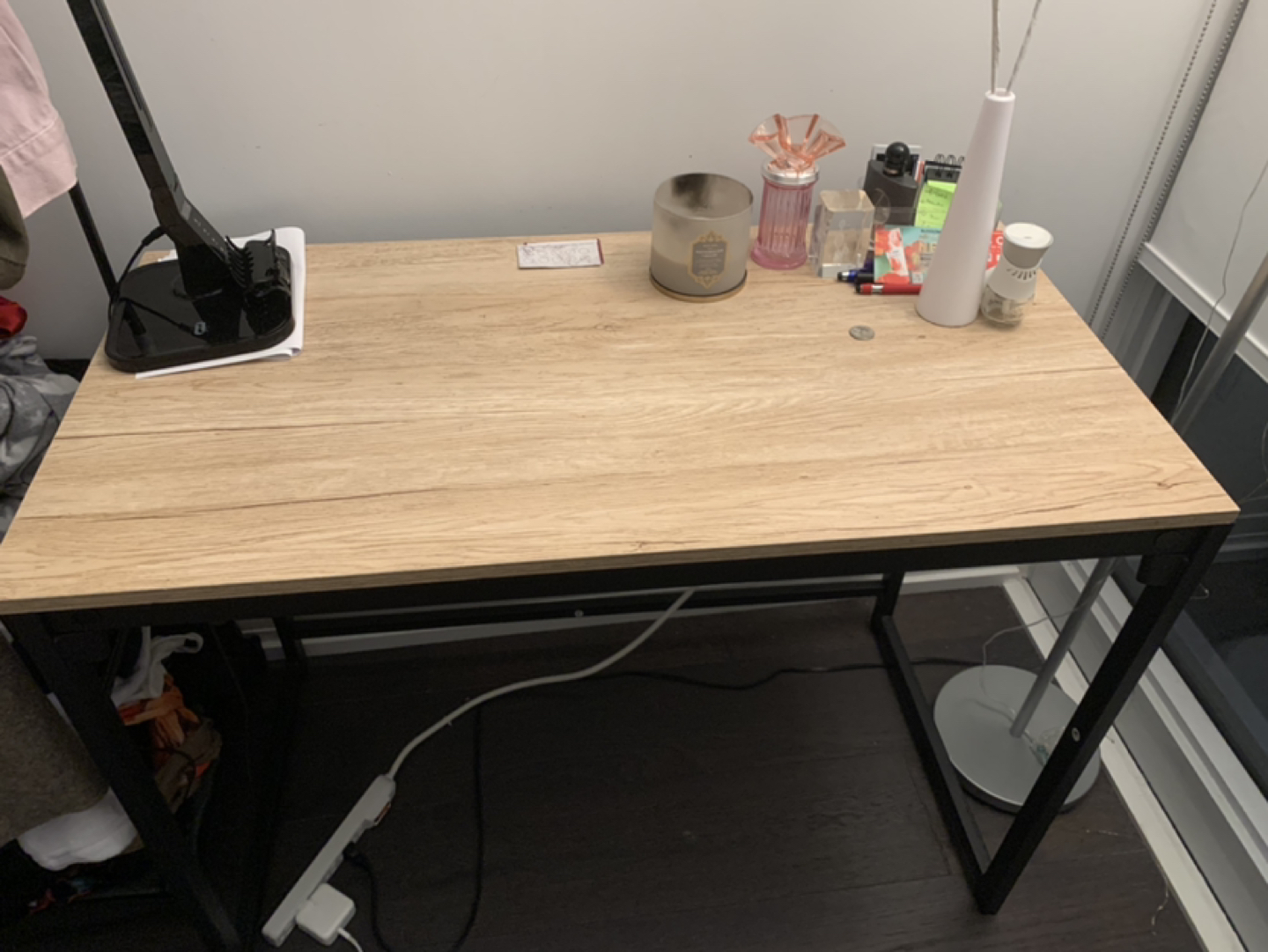 Light brown desk great condition