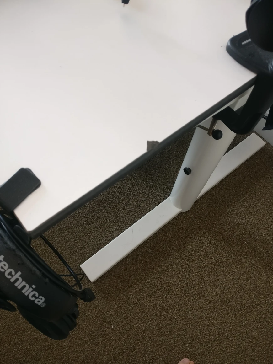 White desk (height adjustable) - photo 3