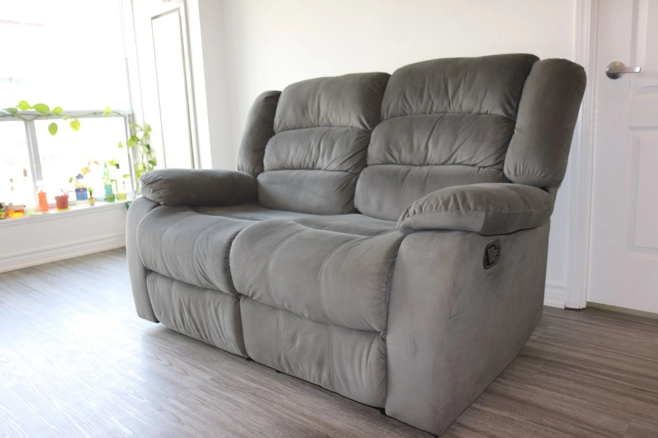 Recliner love seat - photo 3