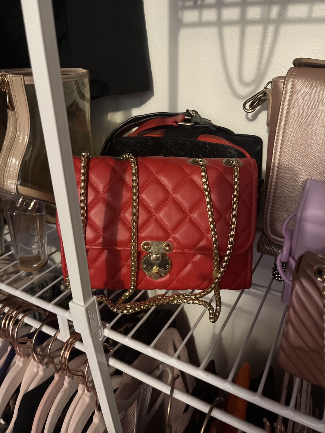 No name red purse