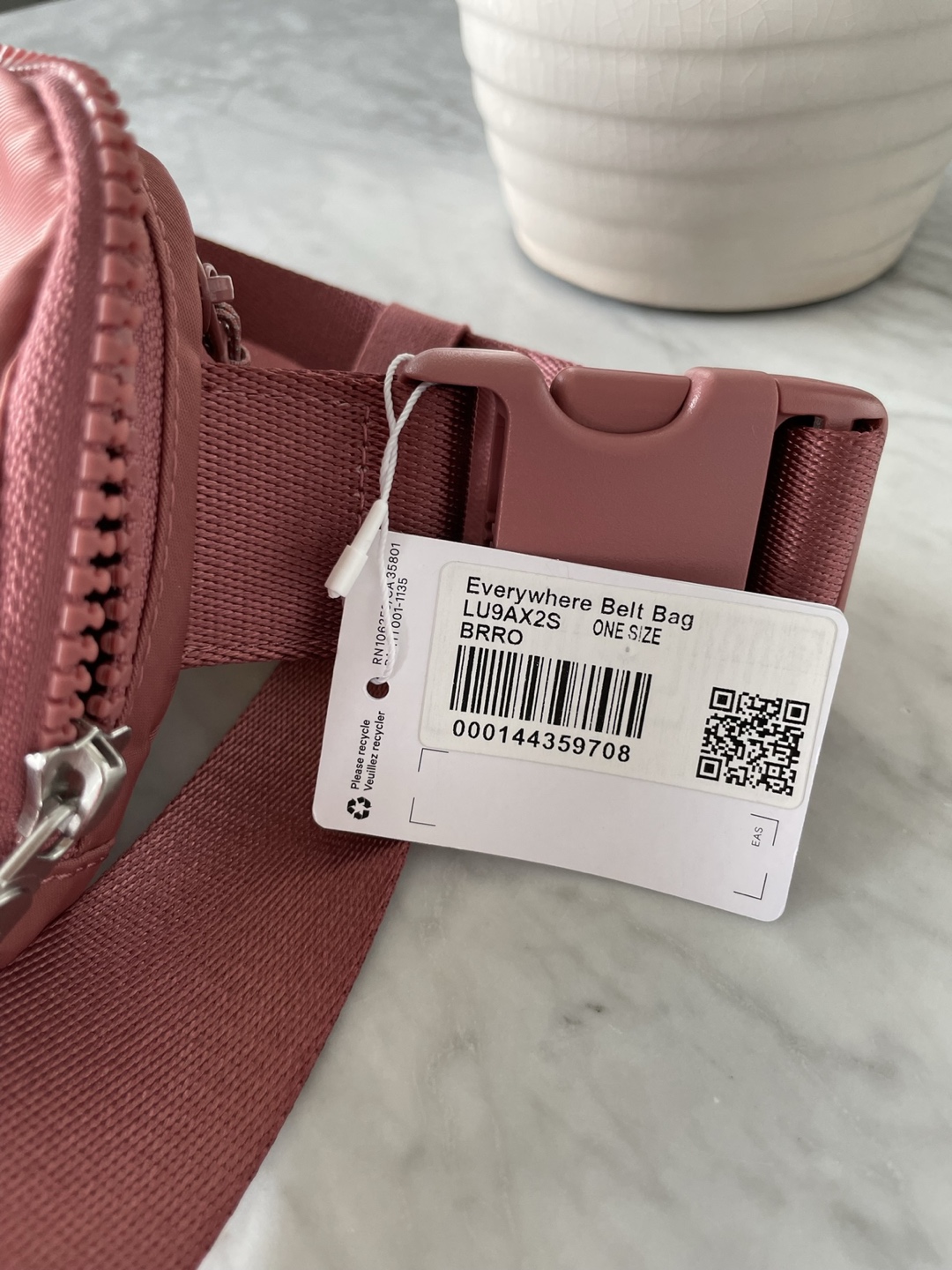 Lululemon everywhere belt bag image indicator(6)