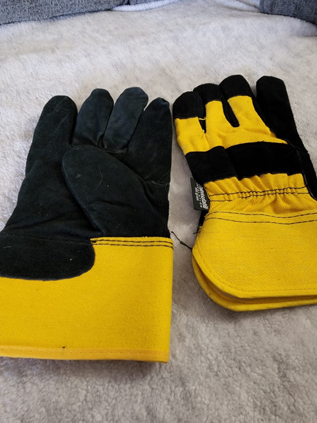 Brand new gloves - photo 2