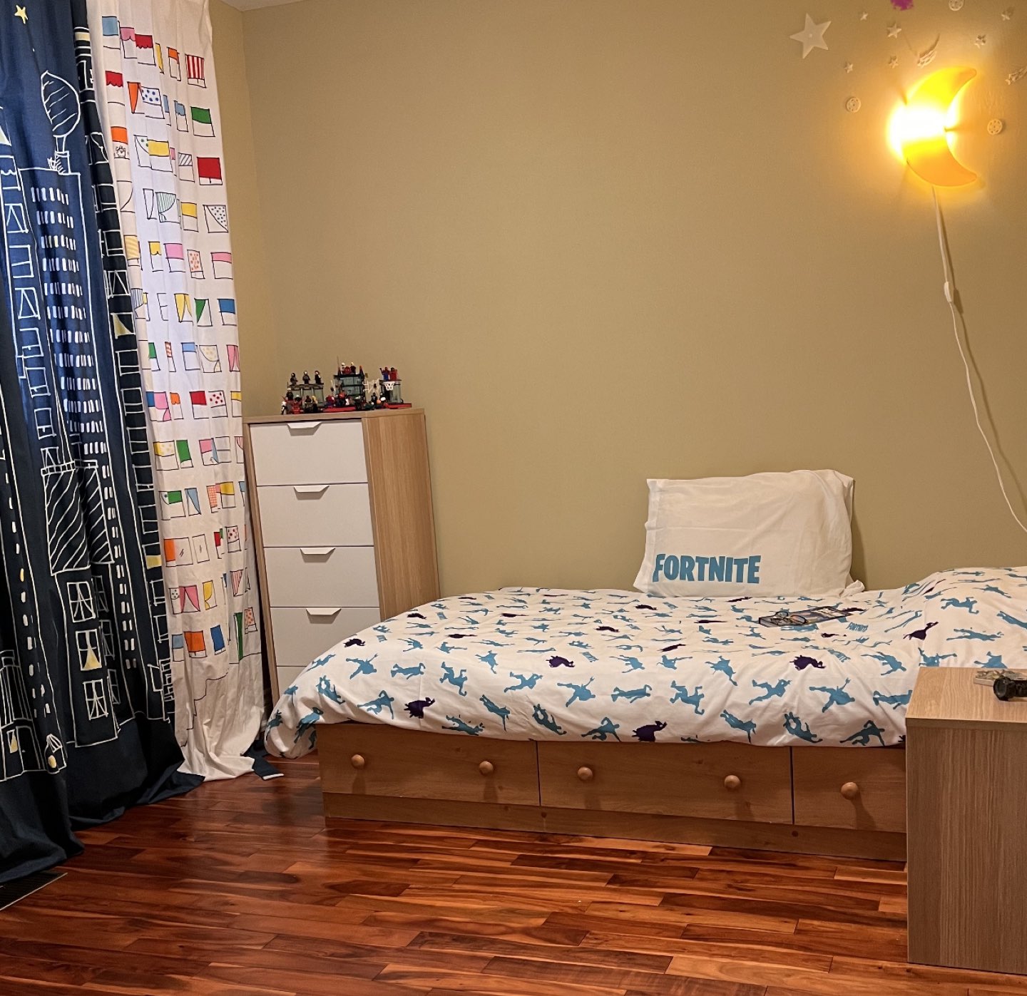 Moving Sale!  Twin bed with 3 drawers and headboard