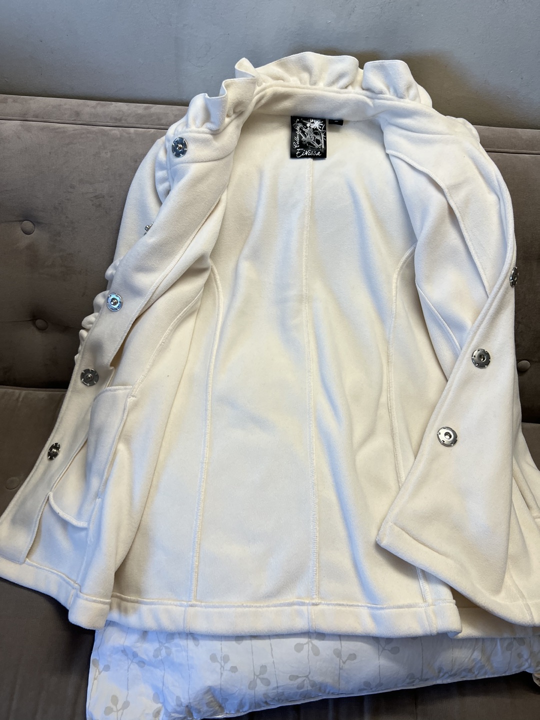 White Fleece Jacket. XL image indicator(4)