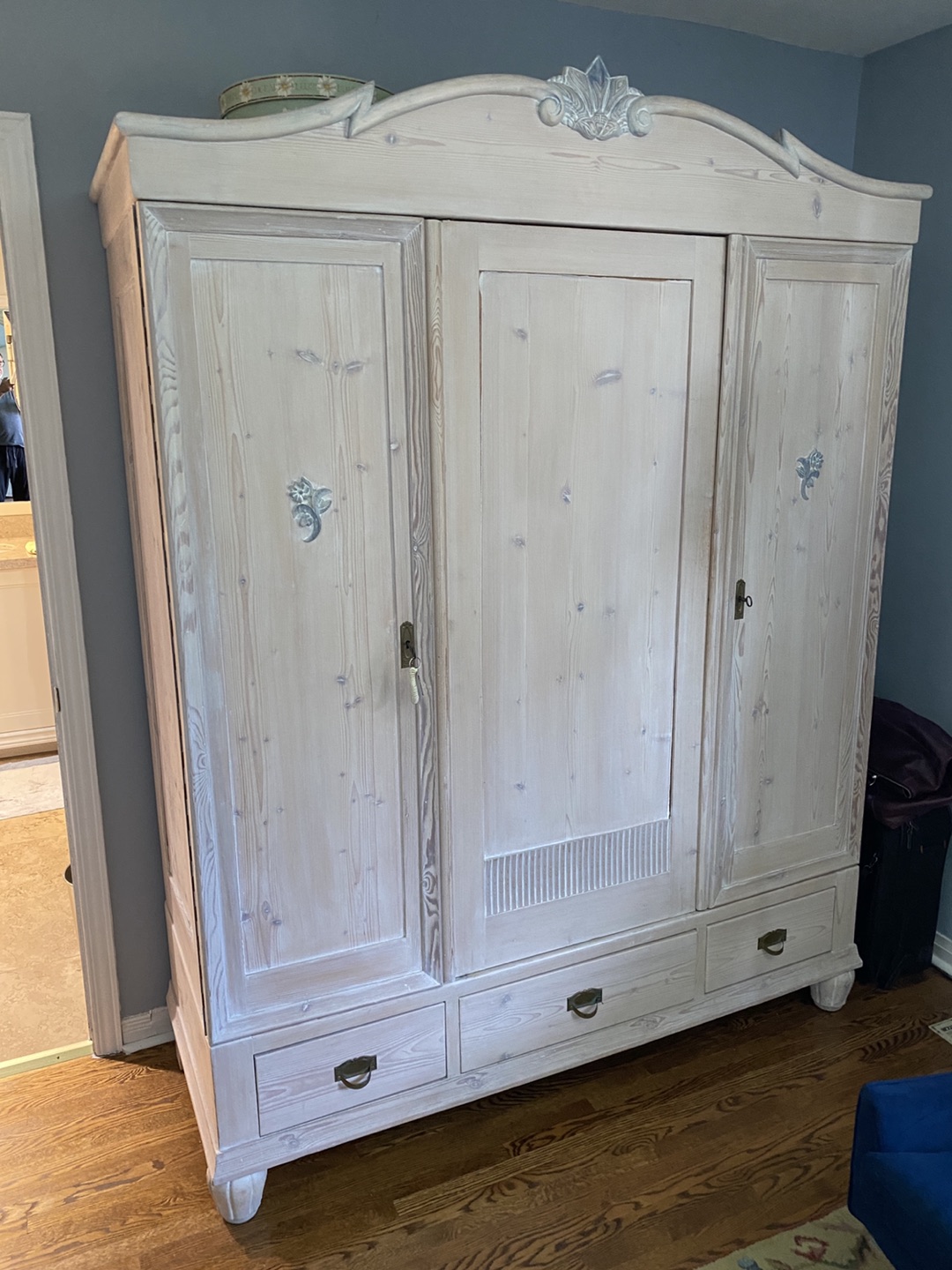 ANTIQUE STYLE ARMOIR WITH SHELVES & DRAWERS
