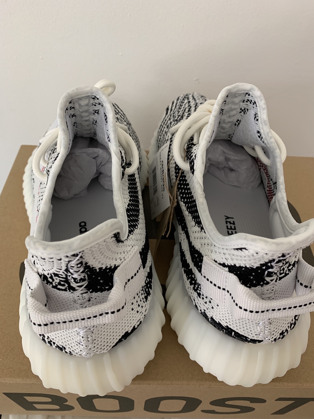 Yeezy 350 zebra 9.5 size - photo 2
