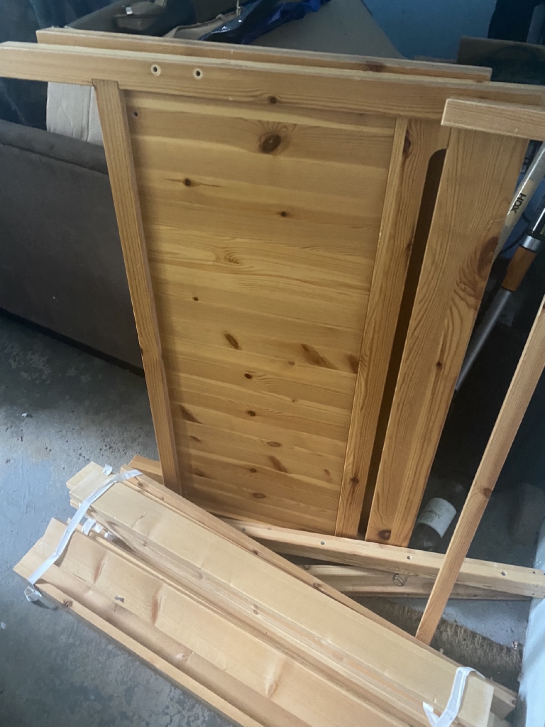Wooden adjustable single bed, 3 sizes.