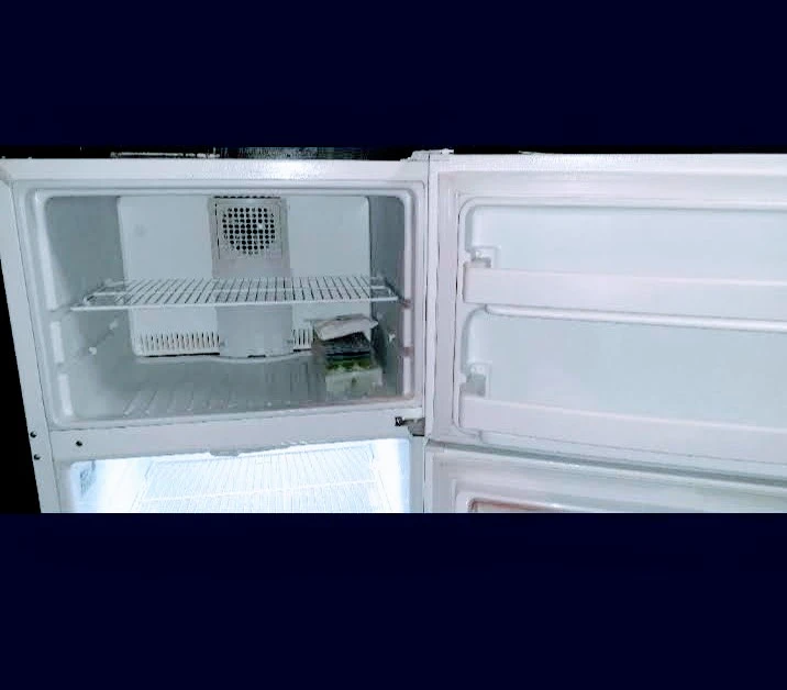 HOTPOINT REFRIGERATER 2020 MODEL ONLY $275 OR BEST OFFER - photo 3