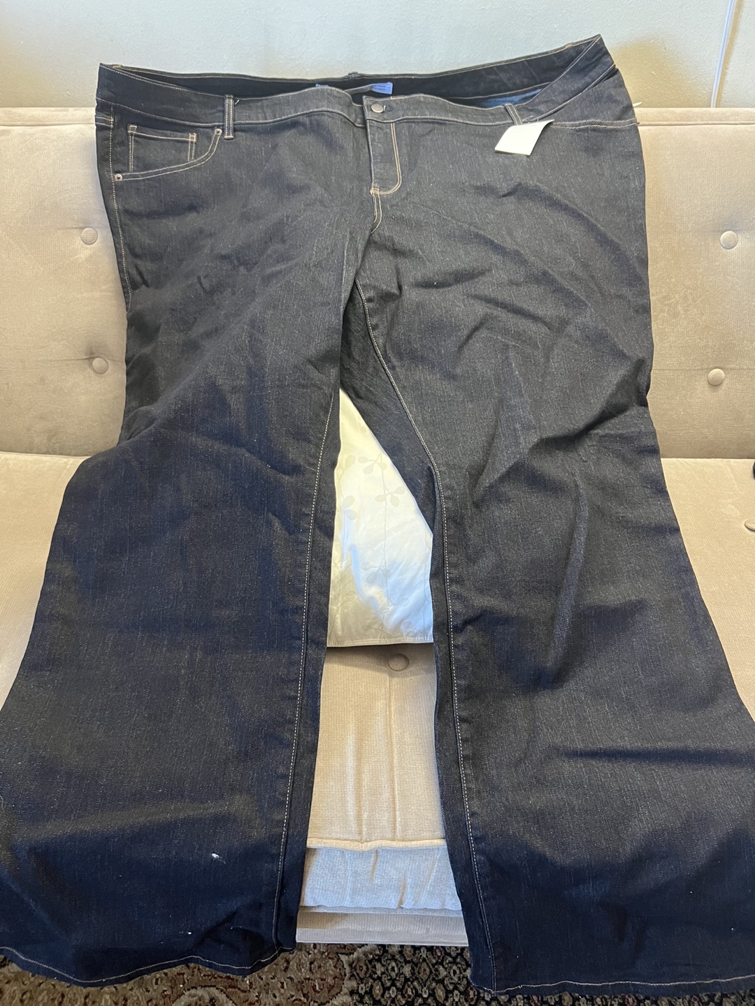 Old Navy Boot-Cut Jeans, plus size 30. Lot of 2 image indicator(7)