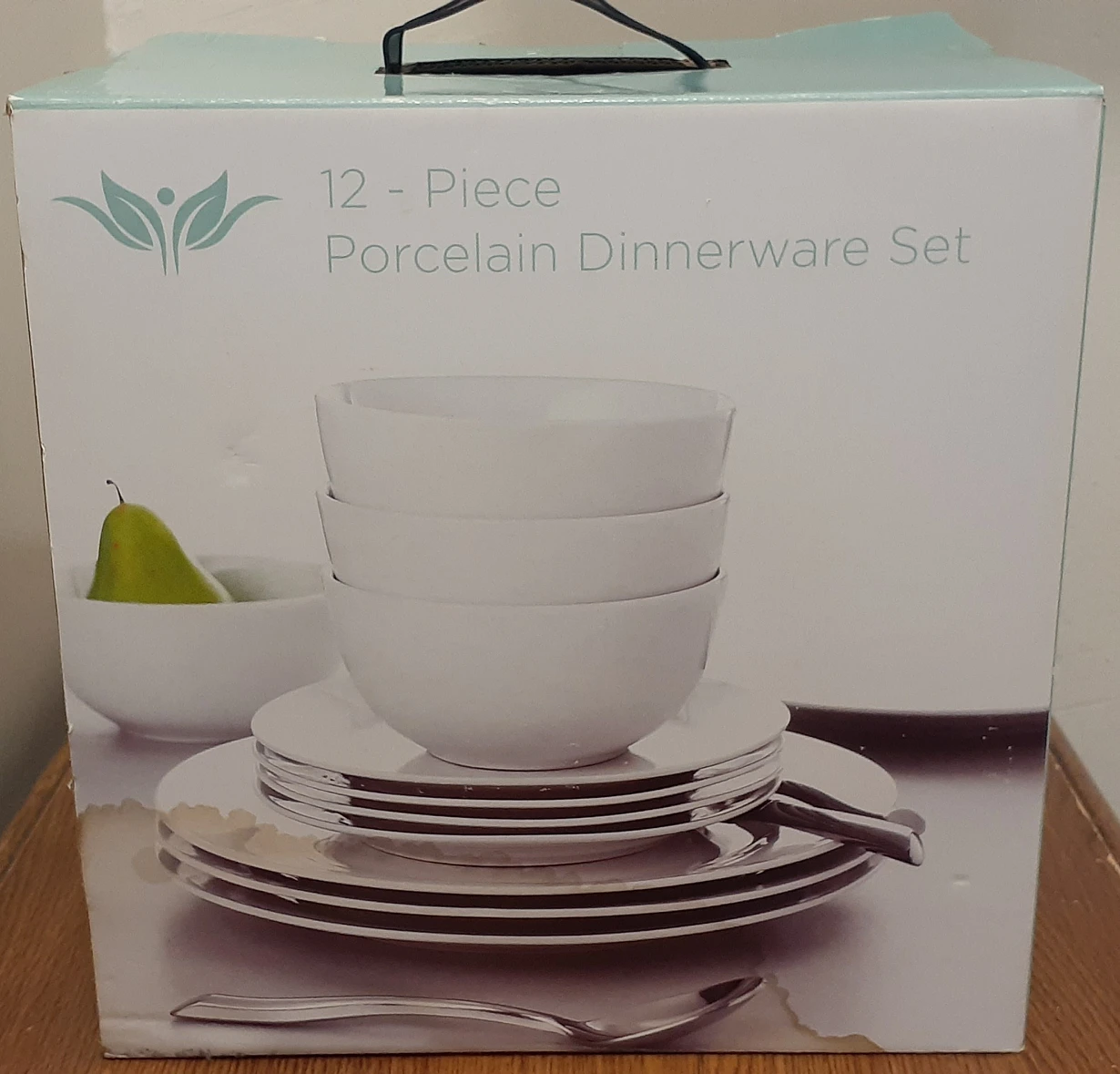 Brand New 12 Piece Porcelain Dinnerware Set