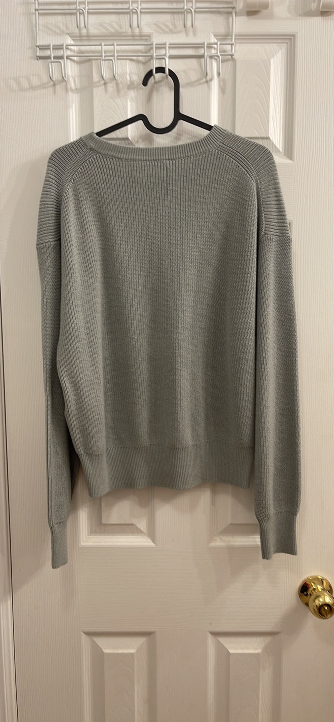Aritzia sweater - photo 2