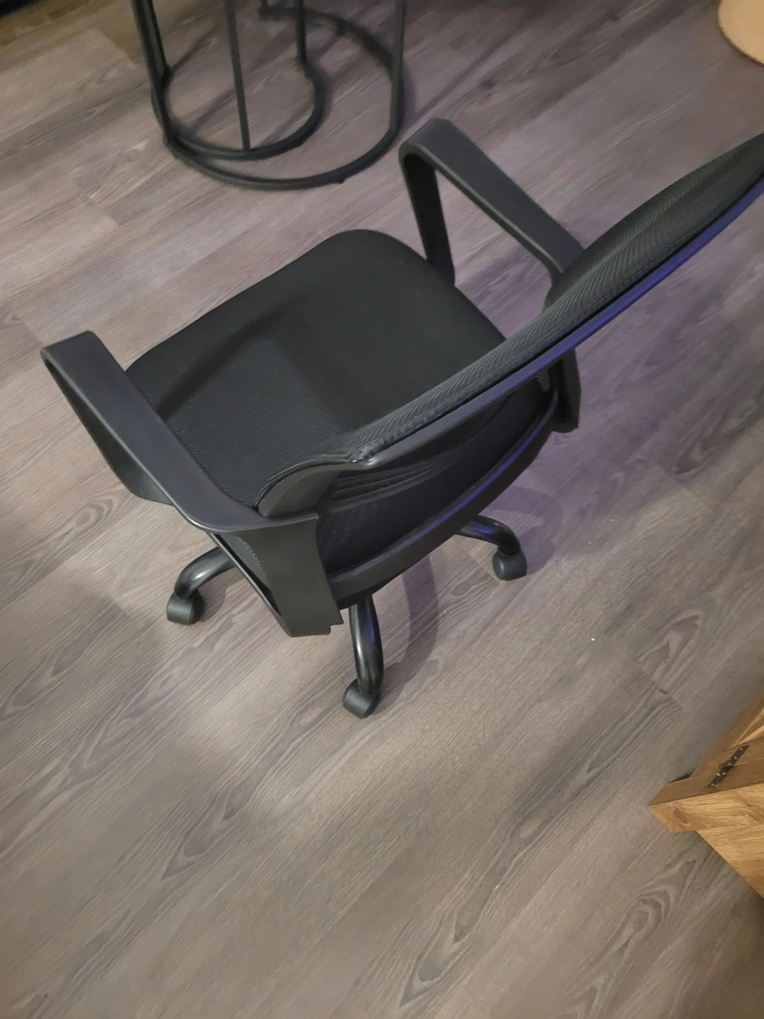 Black office chair - photo 3