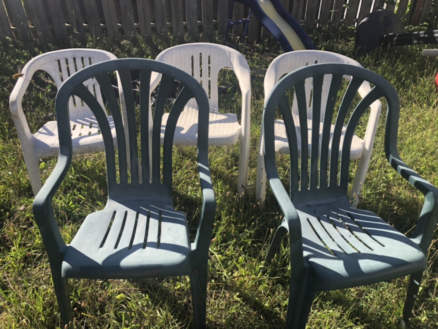 5 Patios chairs