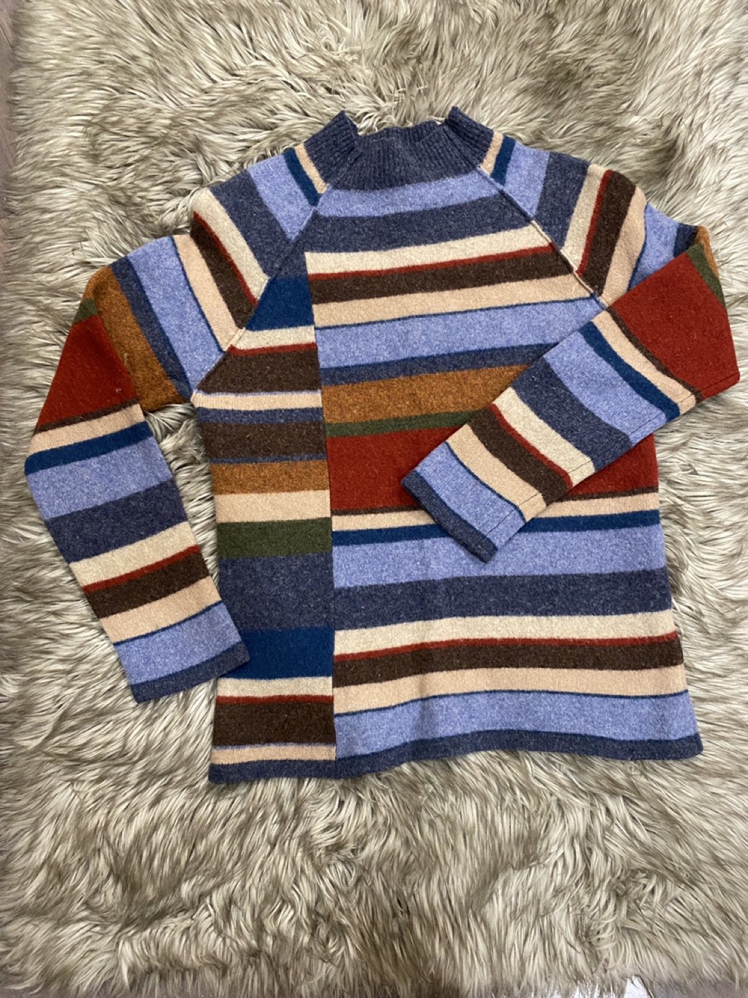 Lambwool Turtleneck Size Small thumbnail