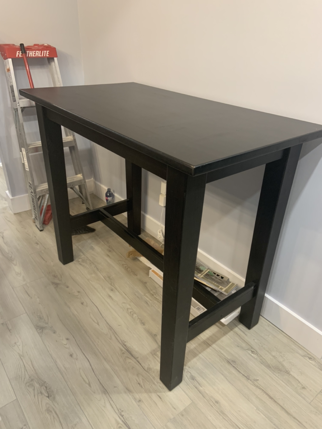 Breakfast/Bar table