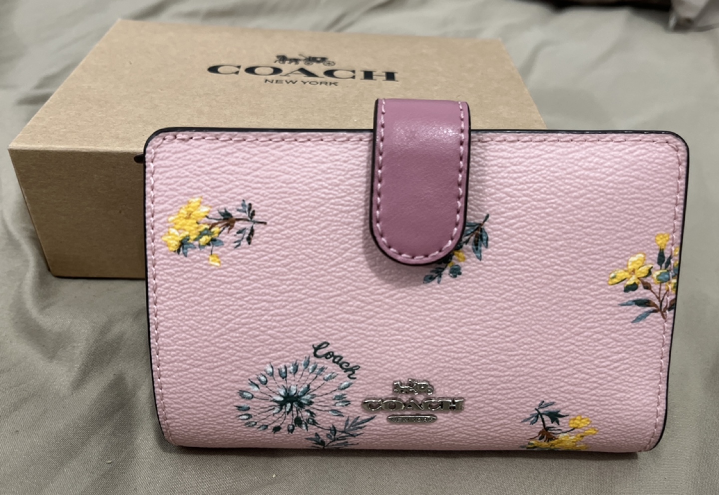 Coach Pink Floral Blossom Wallet （with interval) thumbnail